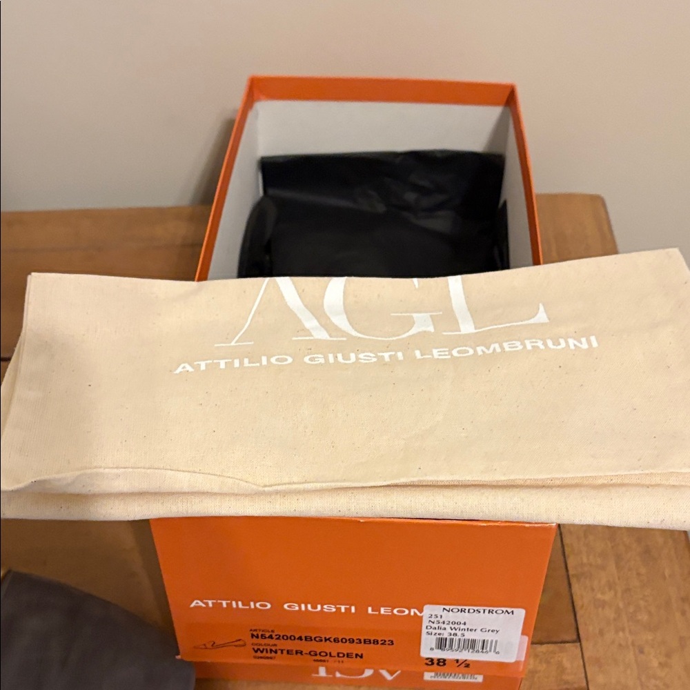 Attilio Giusti Leombruni Suede Gray Loafers - Picture 4 of 9